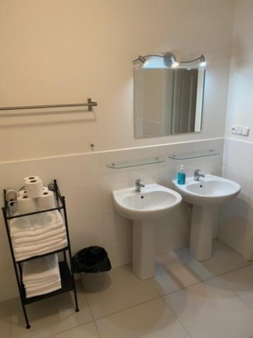 Large 3 Bedroom Family Apartment Close To The River Praha Exteriér fotografie